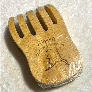 NWT Alaskan Outfitters Tongass Trading Company Bear Paw Salad & Pasta Pals